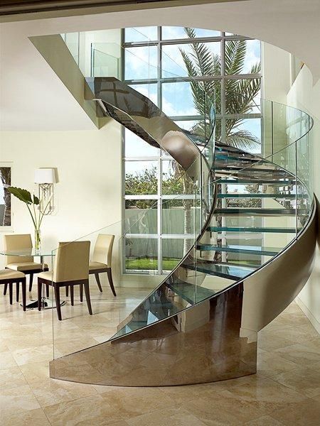 дизайн холла с лестницей в частном доме.jpg