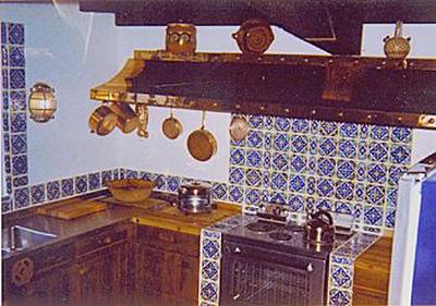 кухня в доме мерлин монро.jpg