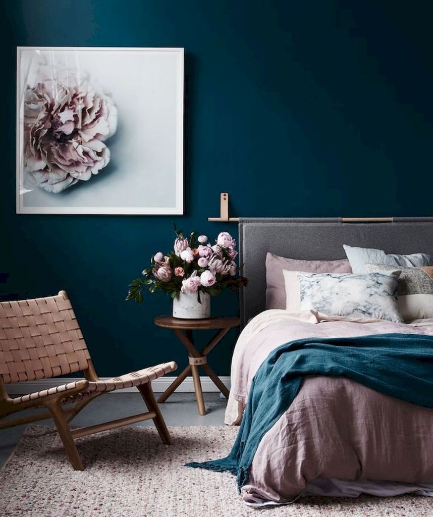 спальня с цветами интерьер.jpg