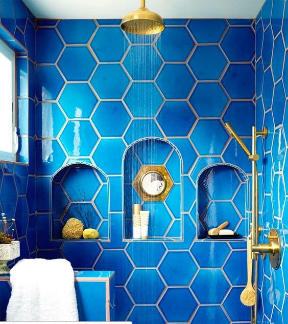голубая мозика в ванной.jpg
